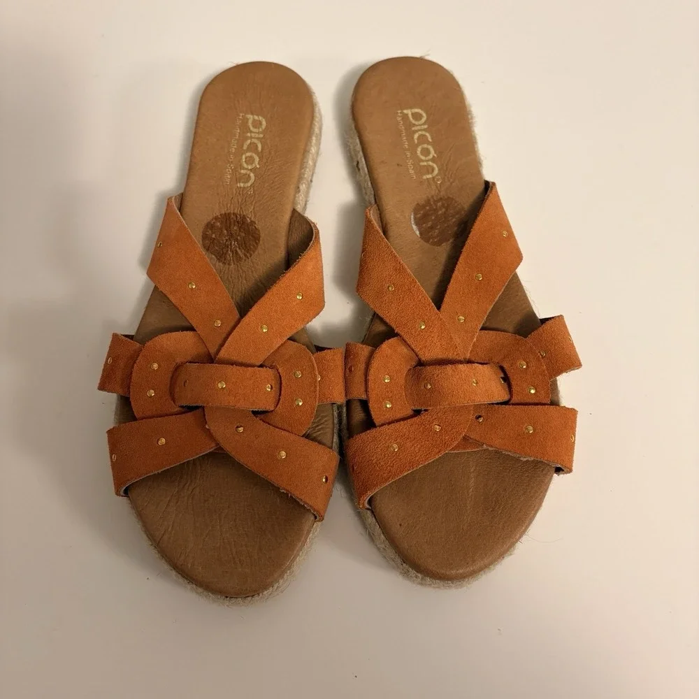 Picon Coral Blush Gold Studded Suede Espadrille Sandals Flats Made in Spain 6.5